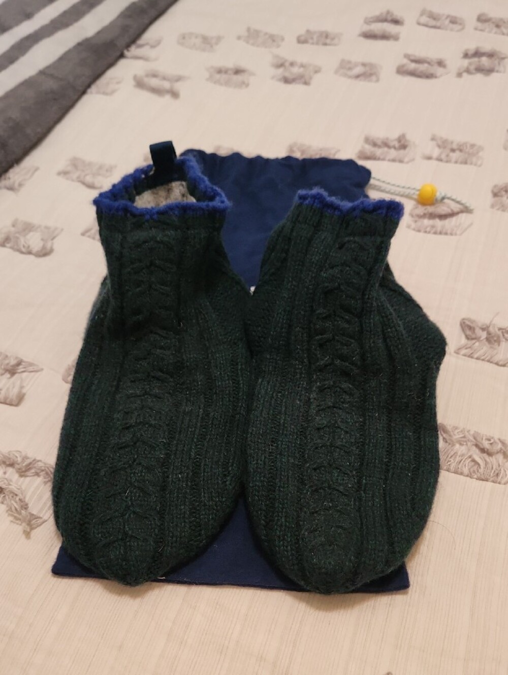 NWOT, Bombas Gripper Socks